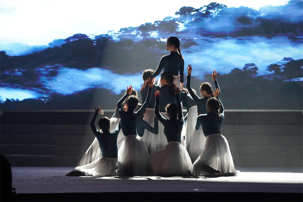 c4073a3d55118f2bffa888ff7002d0c